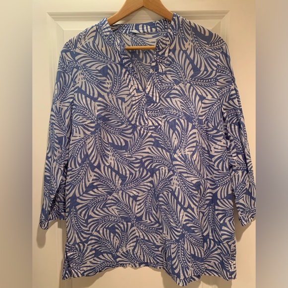 Light weight blue and white tunic - Picture 1 of 2